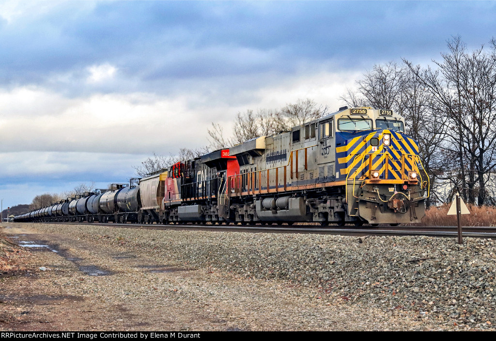 CN 2755 on B-705